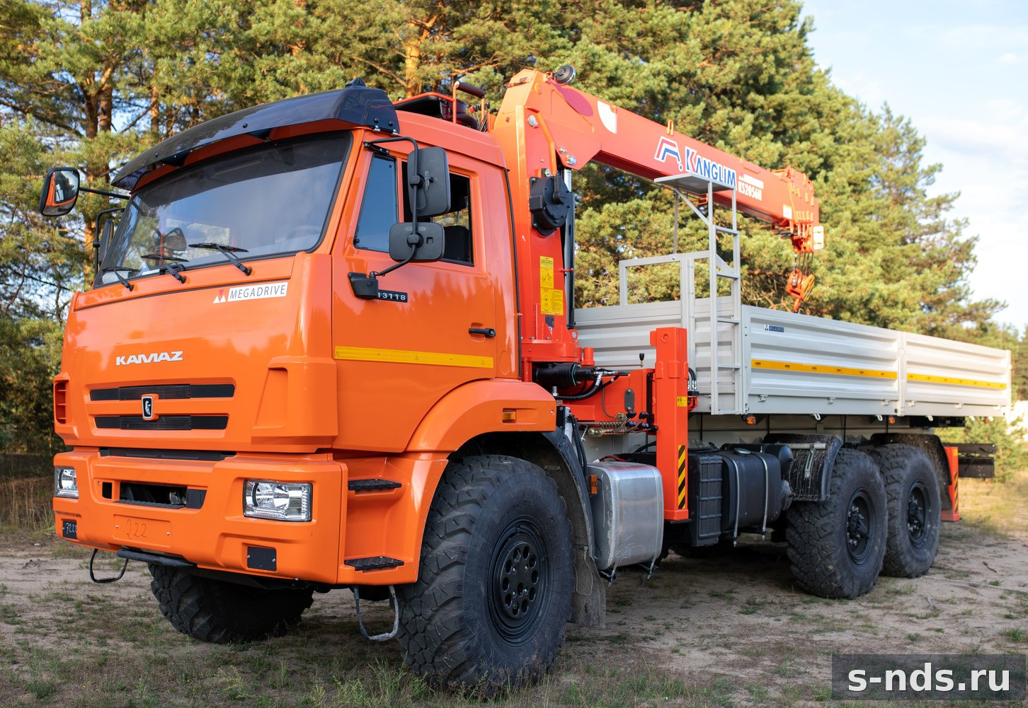 КМУ 8т. Kanglim KS 2057 на шасси 6х6 КАМАЗ 43118