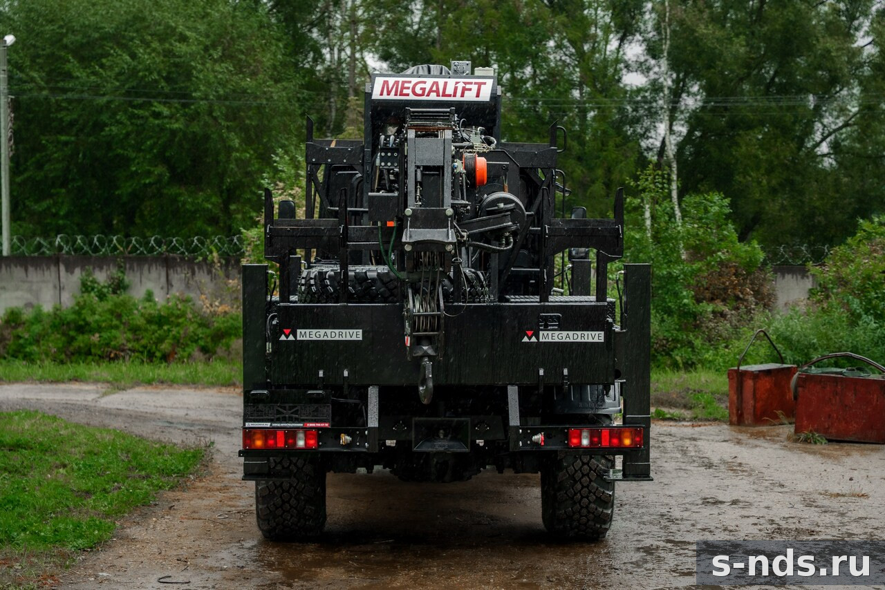 Бурильно-крановая машина ML 5600Z на шасси УРАЛ 43206