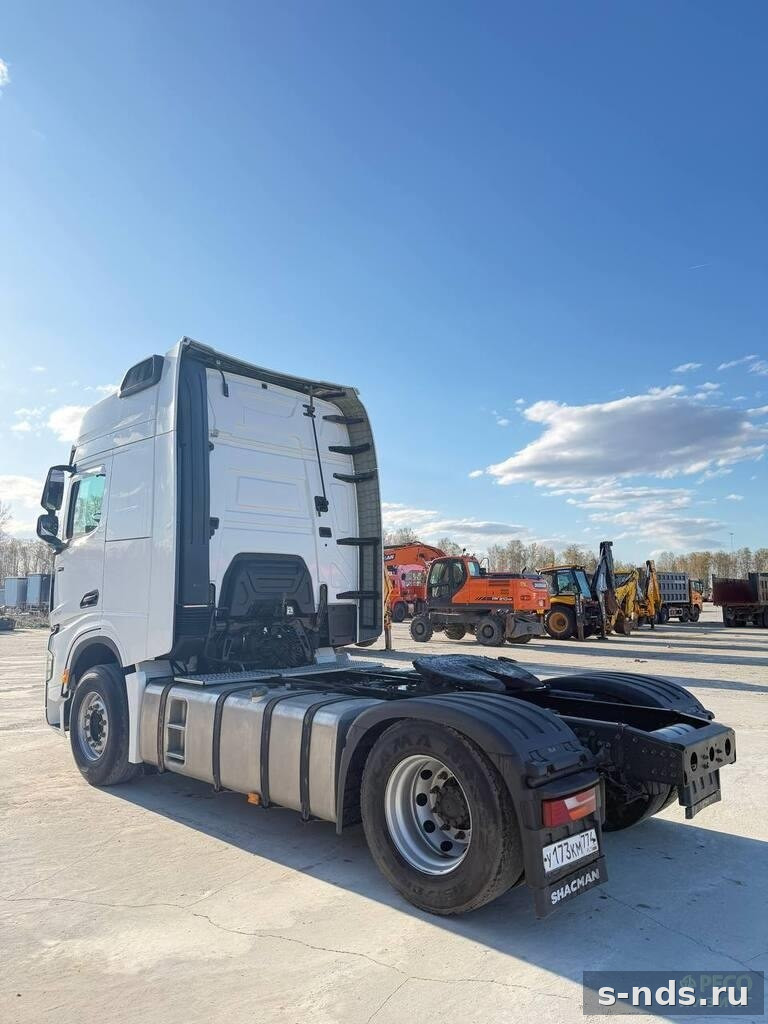 Тягач 4х2 SHACMAN SX4188YY381