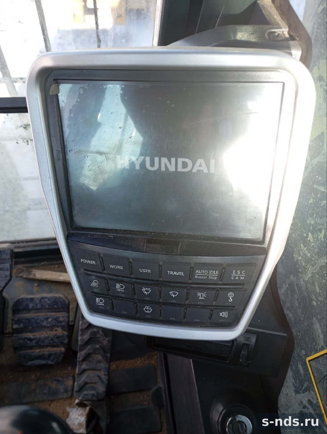 Гусеничный экскаватор Hyundai HX520SL 2022