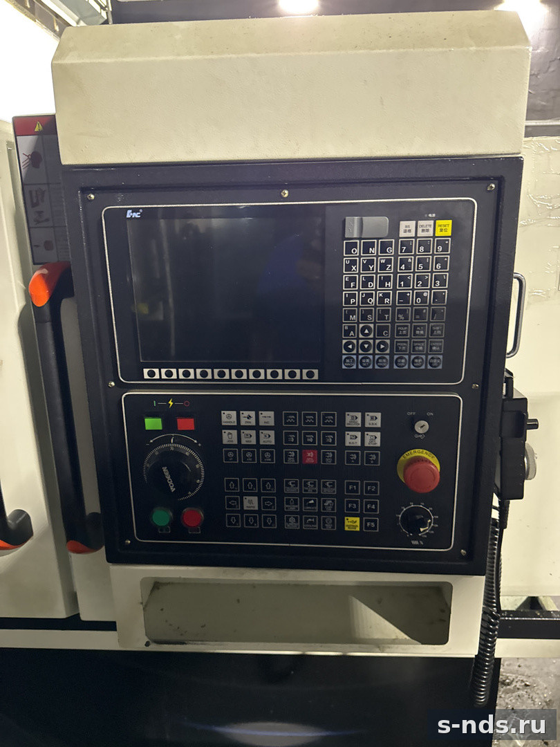 Токарный станок на горизонтальной станине IRONMAC IT-560