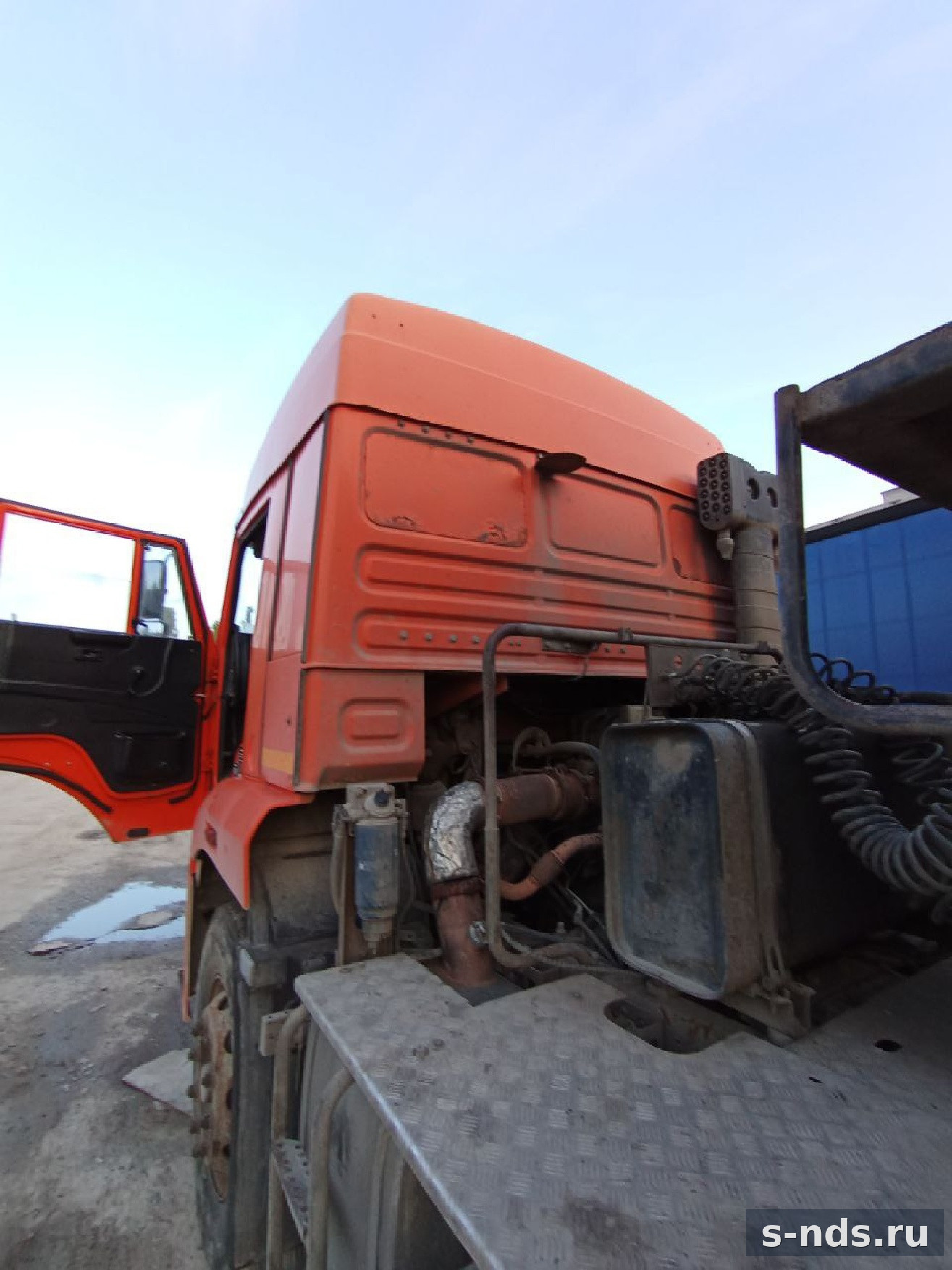 Тягач седельный КАМАЗ 6460-73