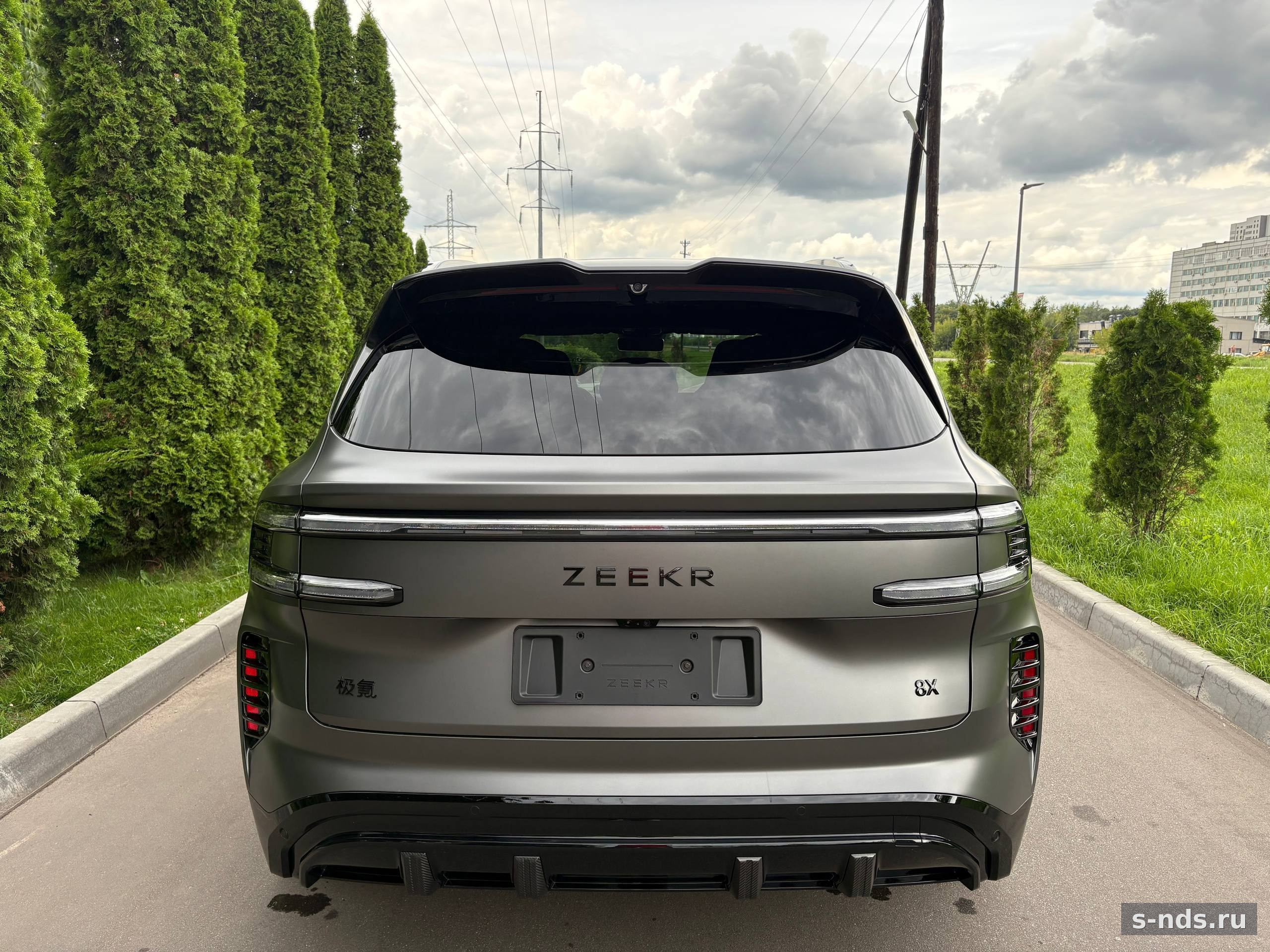 Zeekr 8x Dawn  2026