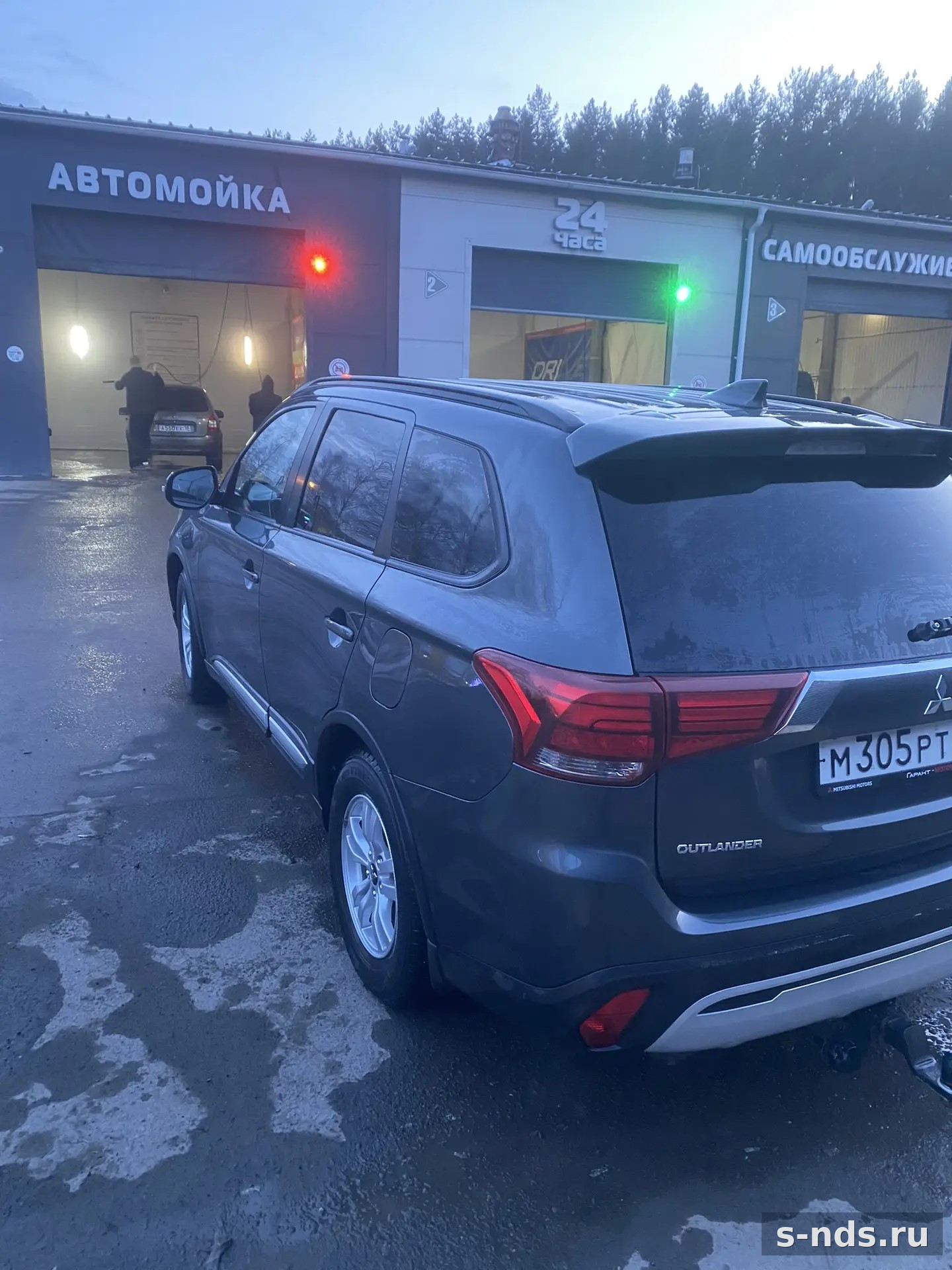 Mitsubishi Outlander 2.0 CVT 4WD 2022г.