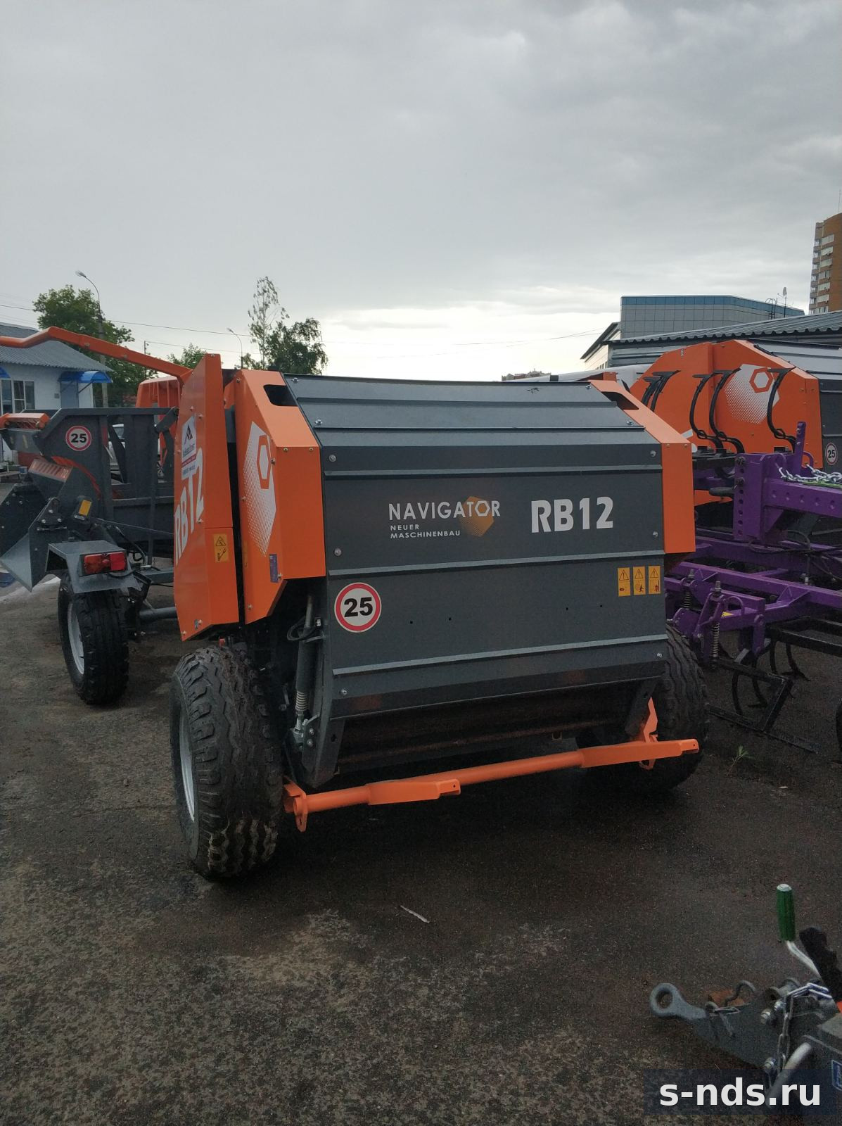 Пресс-подборщик RB12
