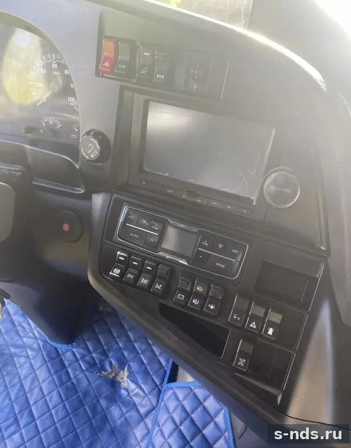 Седельный тягач Sitrak C7H с полуприцепом