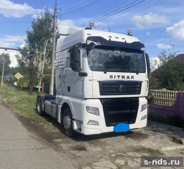 Седельный тягач Sitrak C7H с полуприцепом