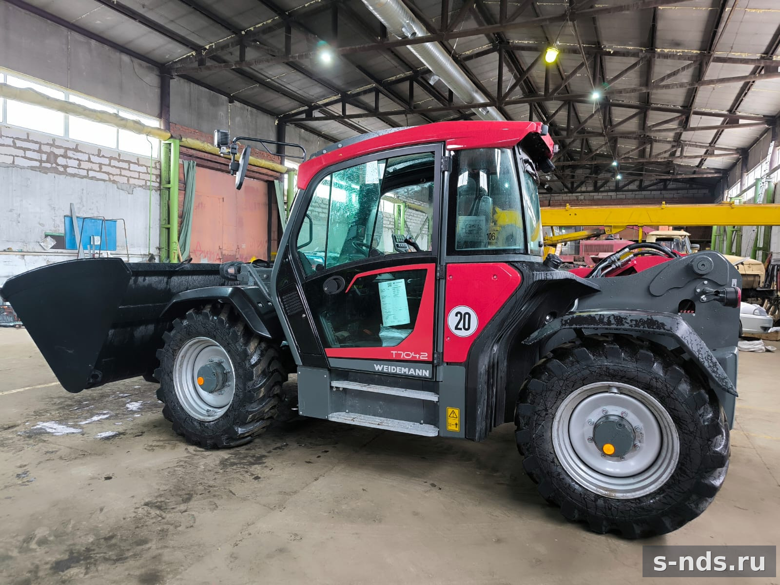 ТЕЛЕСКОПИЧЕСКИЙ ПОГРУЗЧИК КОЛЕСНЫЙ WEIDEMANN T7042