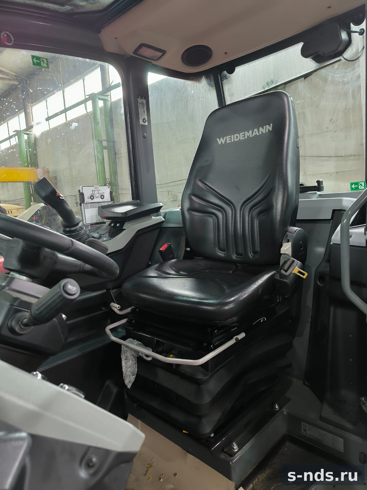 ТЕЛЕСКОПИЧЕСКИЙ ПОГРУЗЧИК КОЛЕСНЫЙ WEIDEMANN T7042