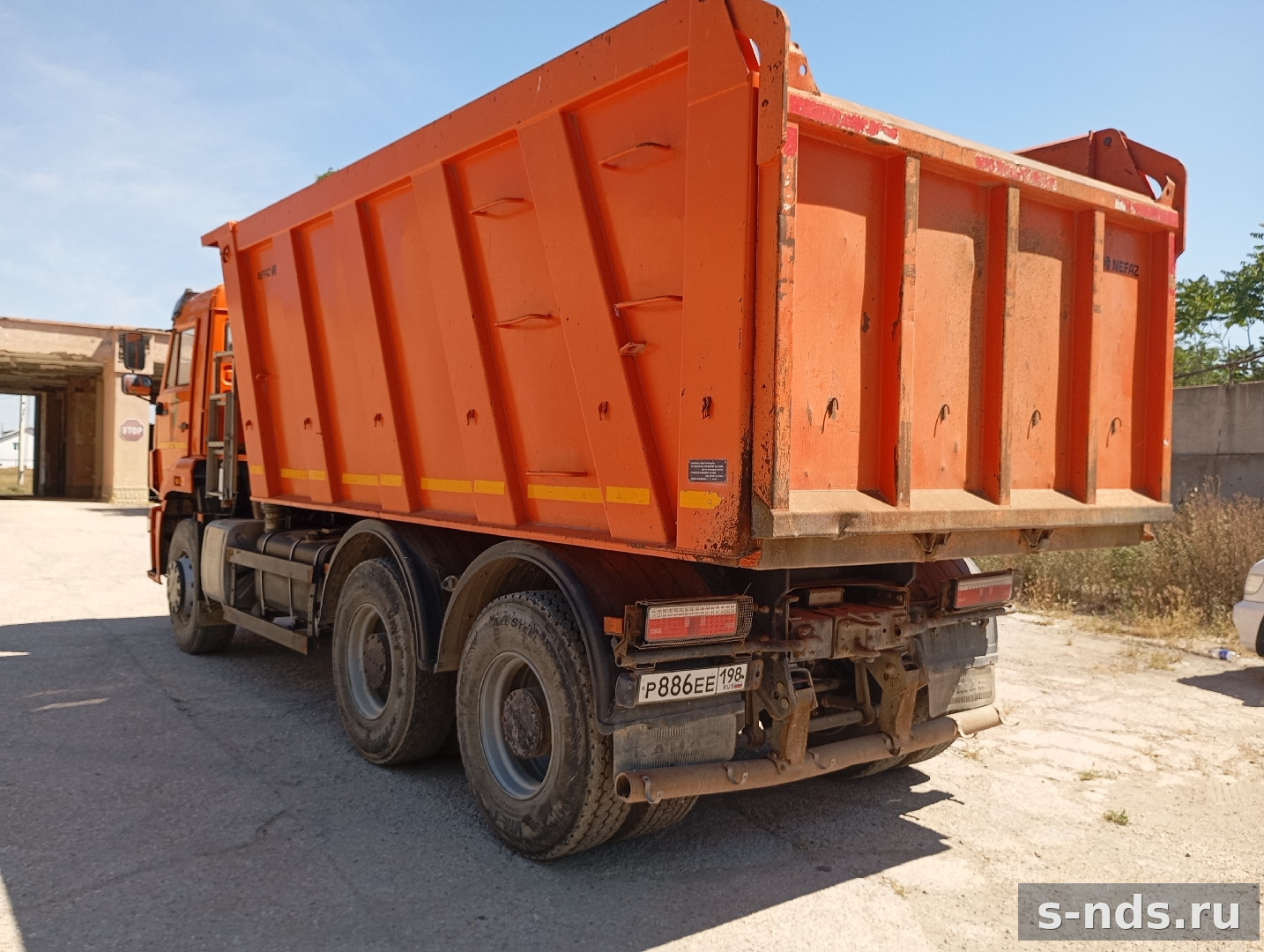 Самосвал КАМАЗ 6520-53