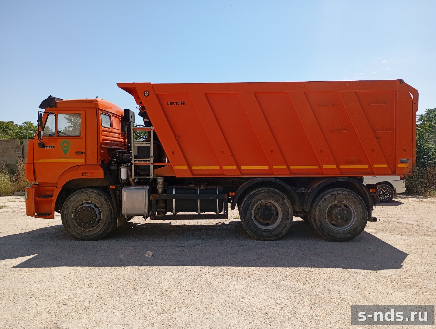 Самосвал КАМАЗ 6520-53