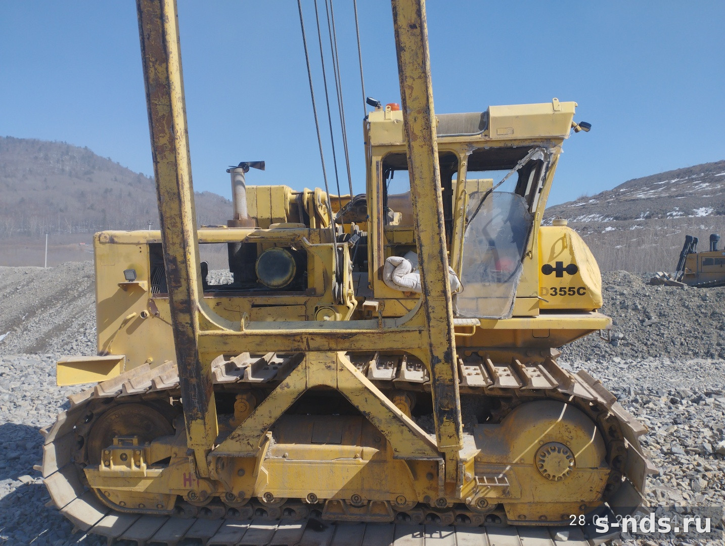 Трубоукладчик Komatsu D355C