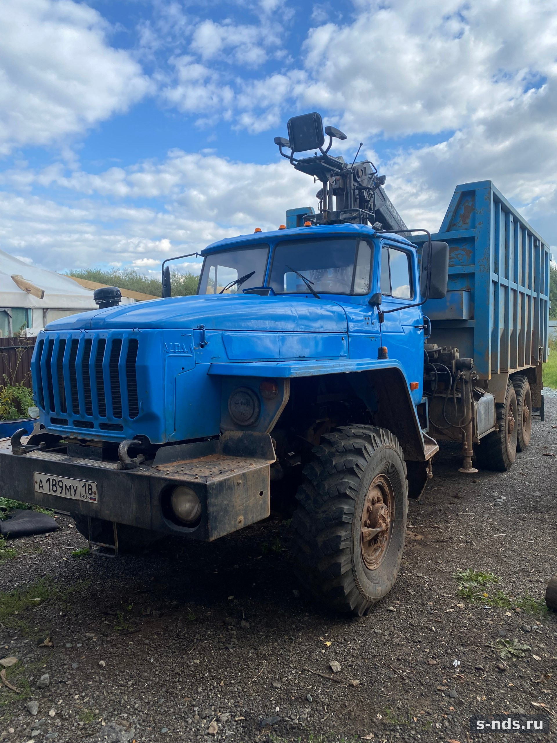 УРАЛ 4320-1951-40 с гидроманипулятором Maiman 110S