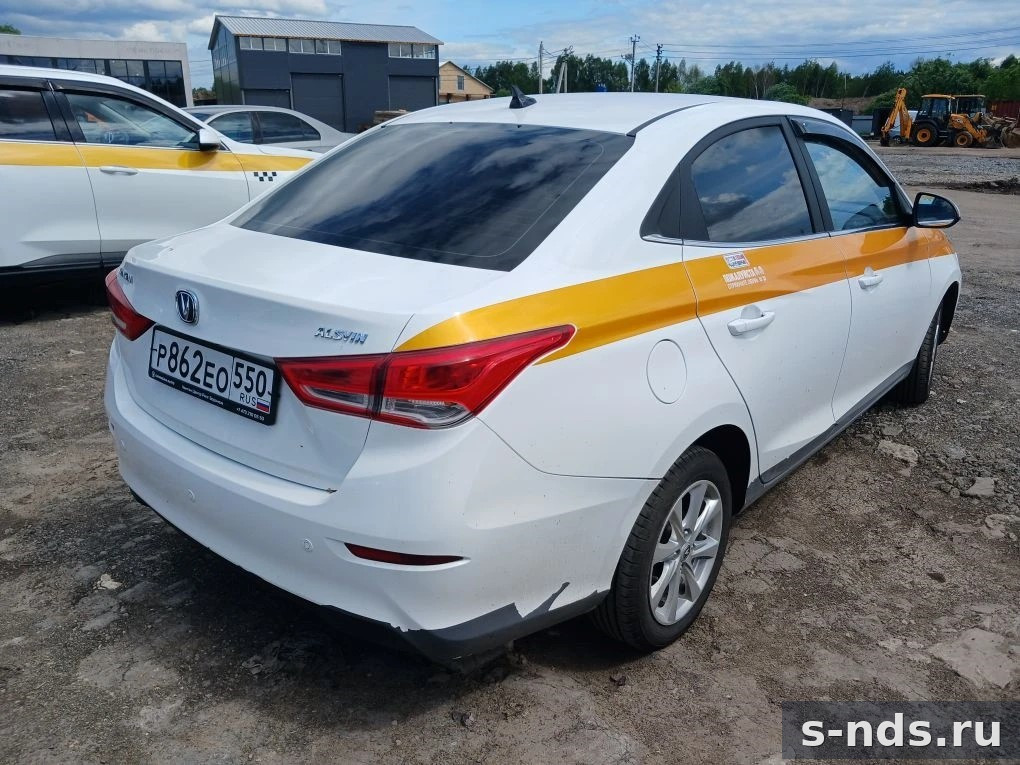 Автомобиль CHANGAN Alsvin
