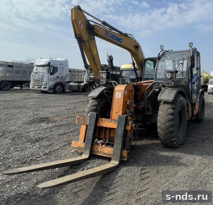 Погрузчик с телескопической стрелой Amkodor Т400-70