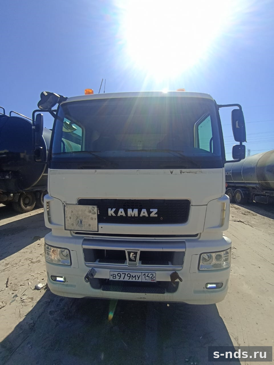 Седельный тягач КАМАЗ Т2642