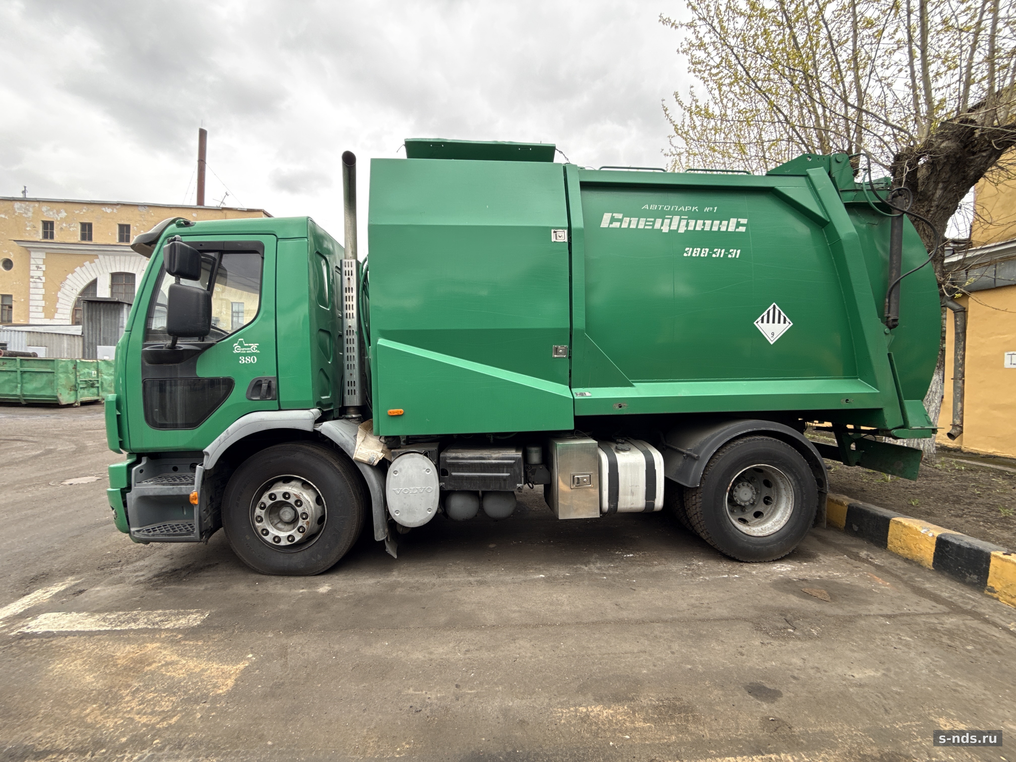 Volvo FES 4x2 Мусоровоз, боковая загрузка