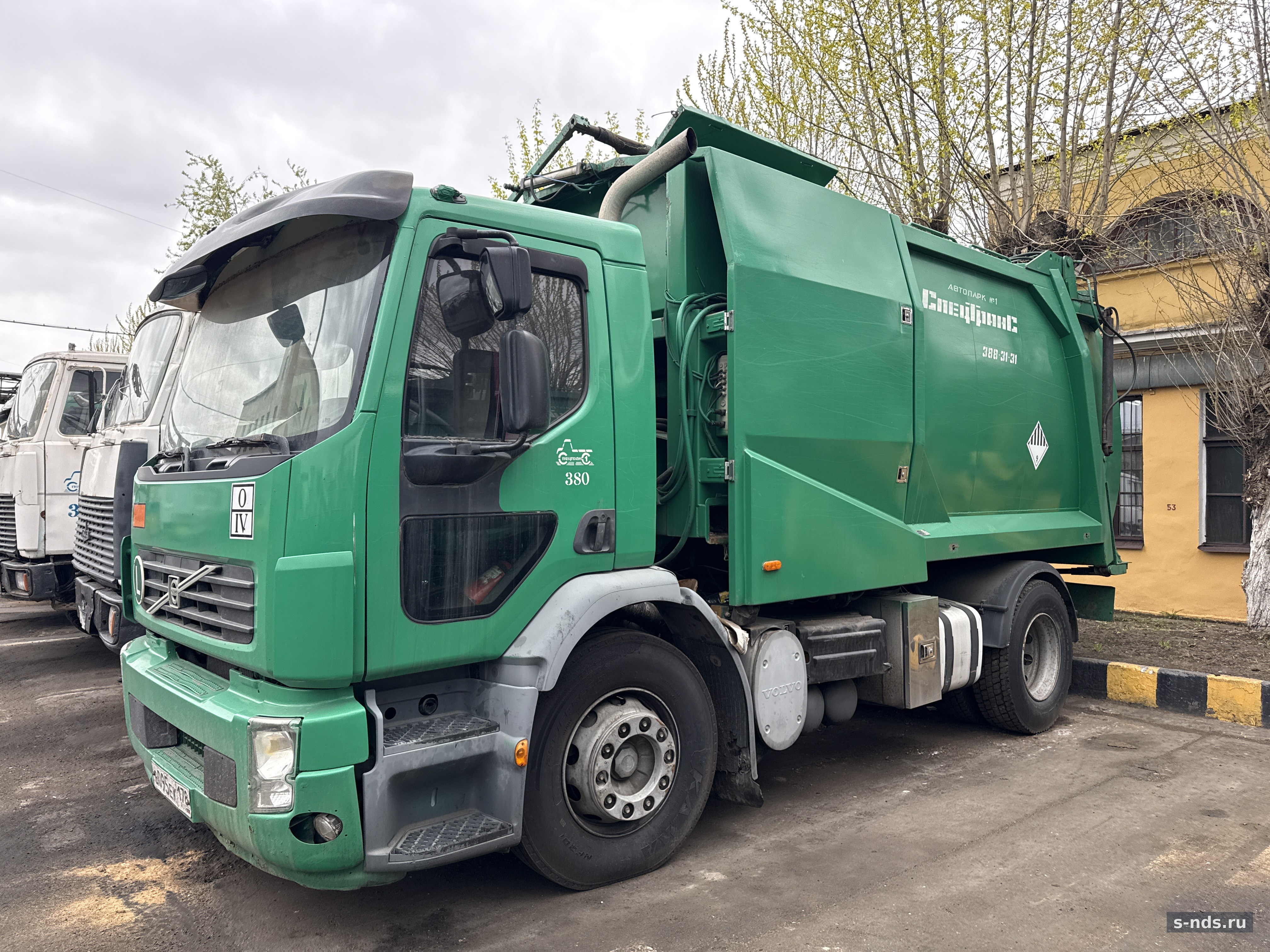 Volvo FES 4x2 Мусоровоз, боковая загрузка
