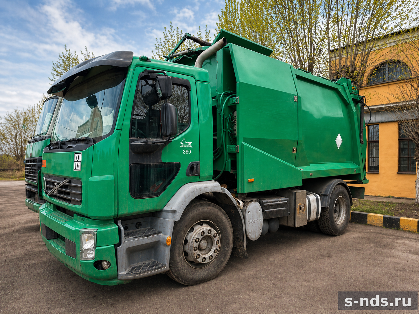 Volvo FES 4x2 Мусоровоз, боковая загрузка