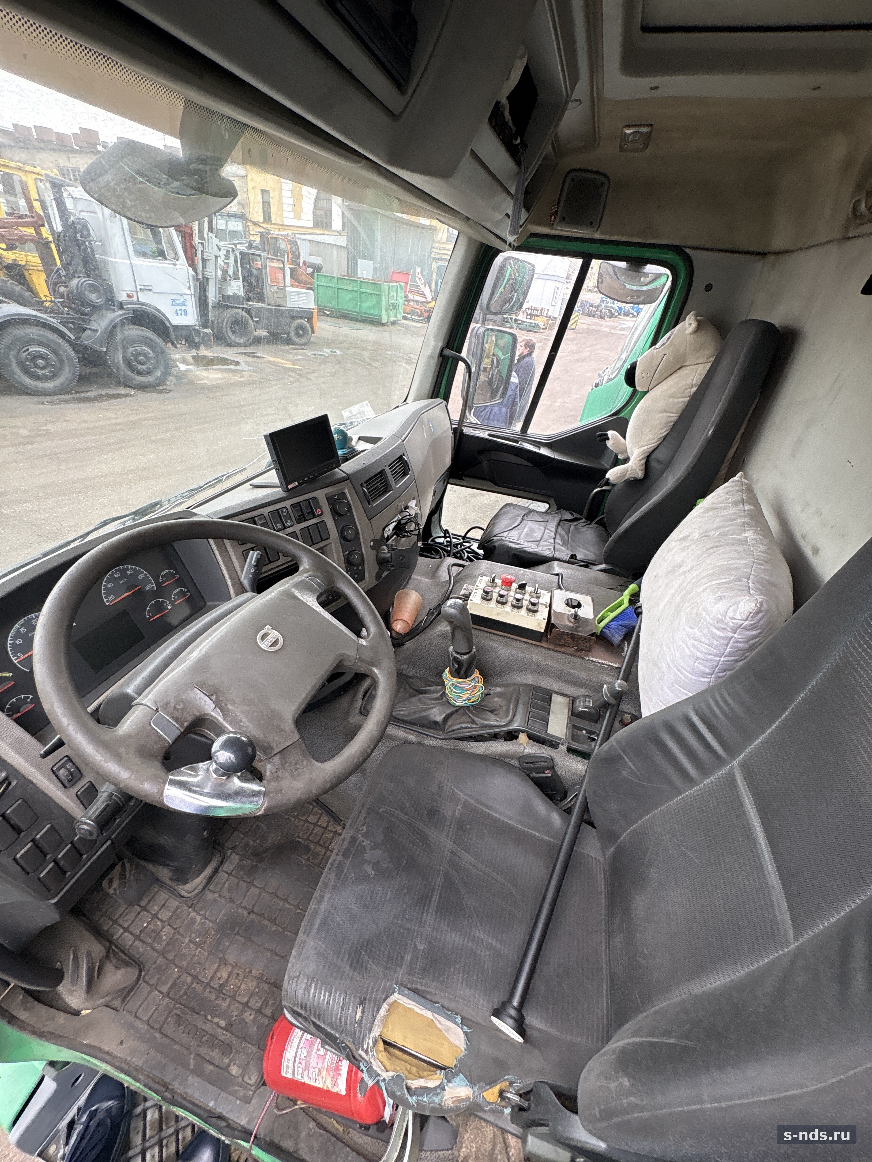 Volvo FES 4x2 Мусоровоз, боковая загрузка