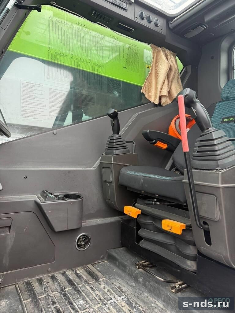 Автокран ZOOMLION ZTC300V