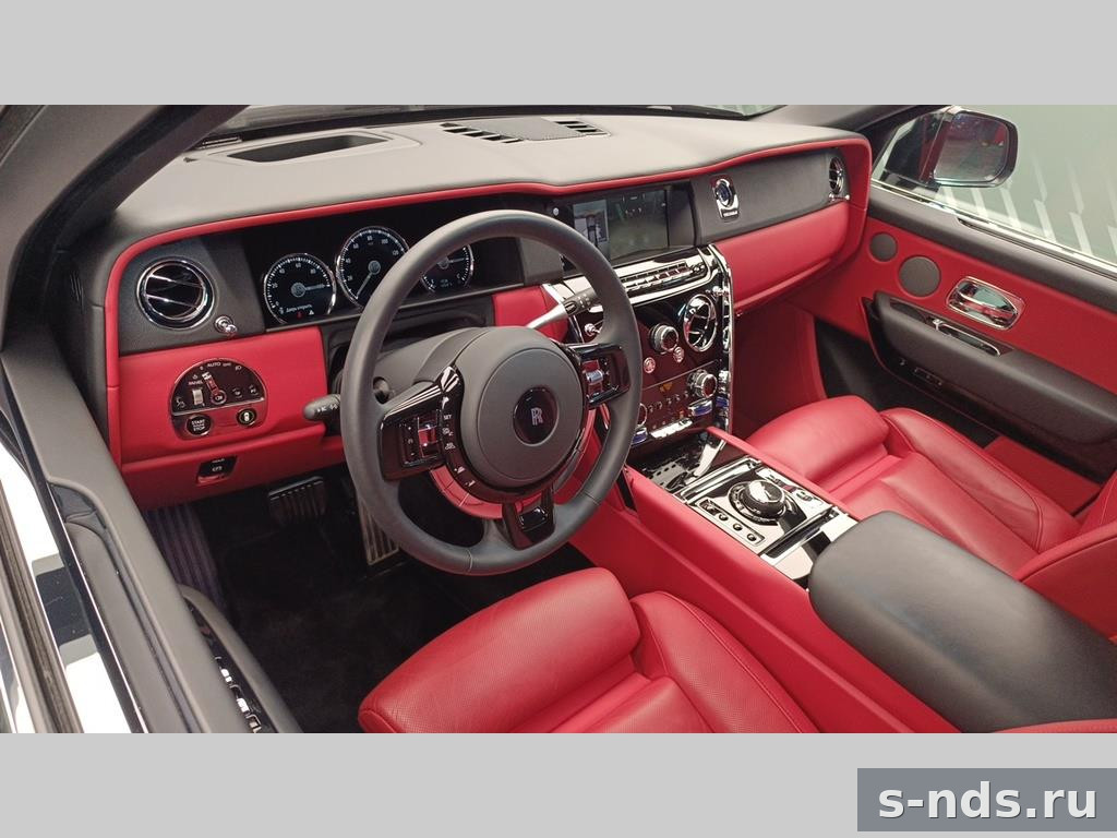 Rolls-Royce Cullinan Black Badge 2023г.