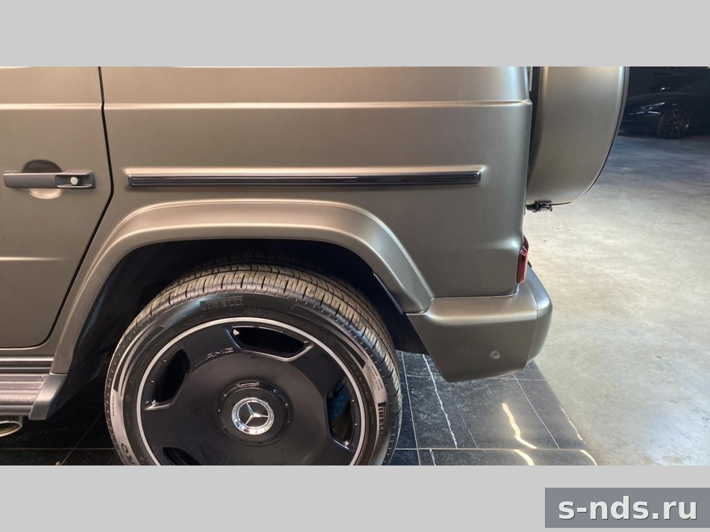 MERCEDES-BENZ AMG G63